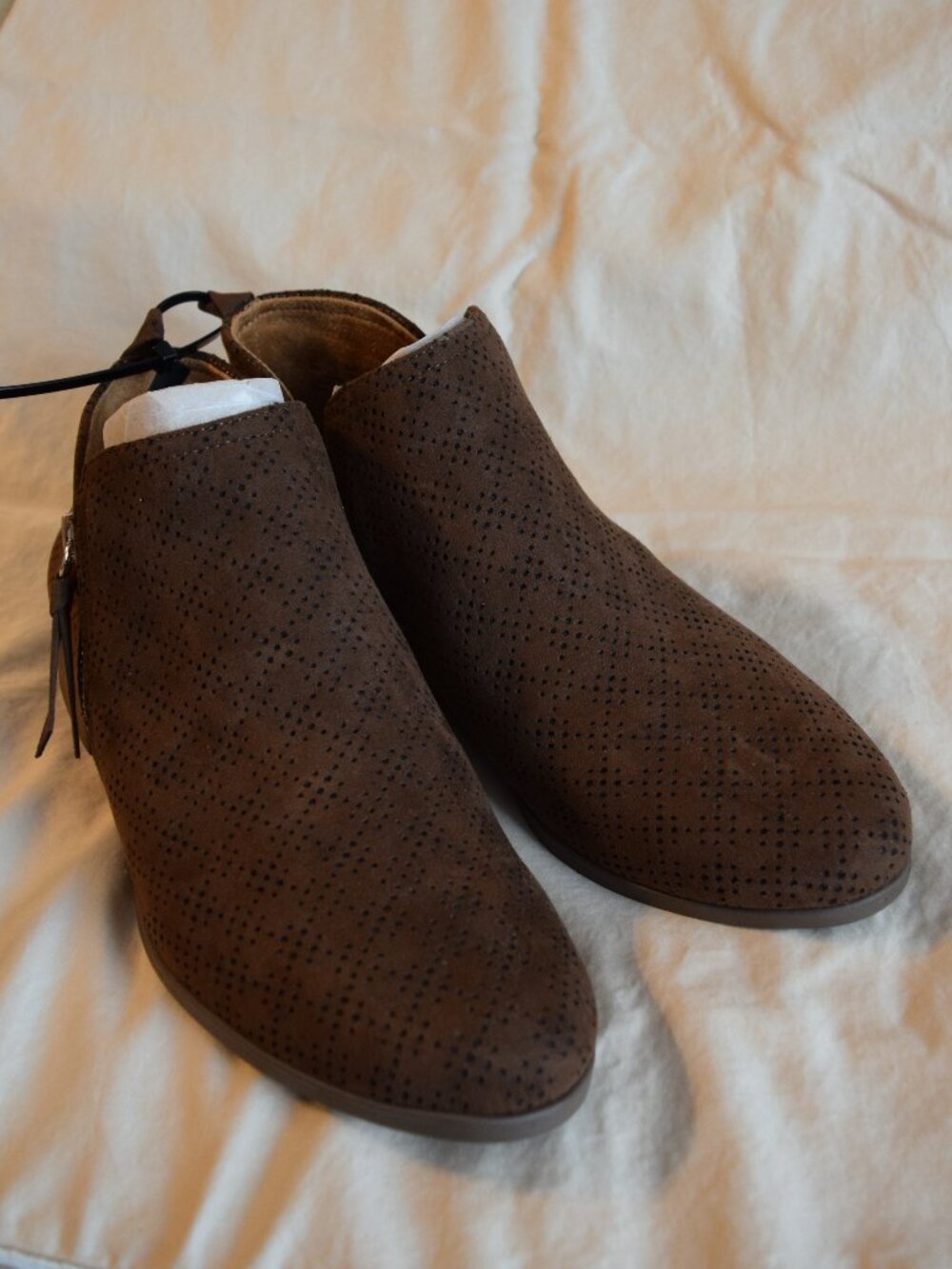 Dr Scholl's Rate Zip Heeled Ankle Boots 8W Eco Friendly Comfort Tech NWOT